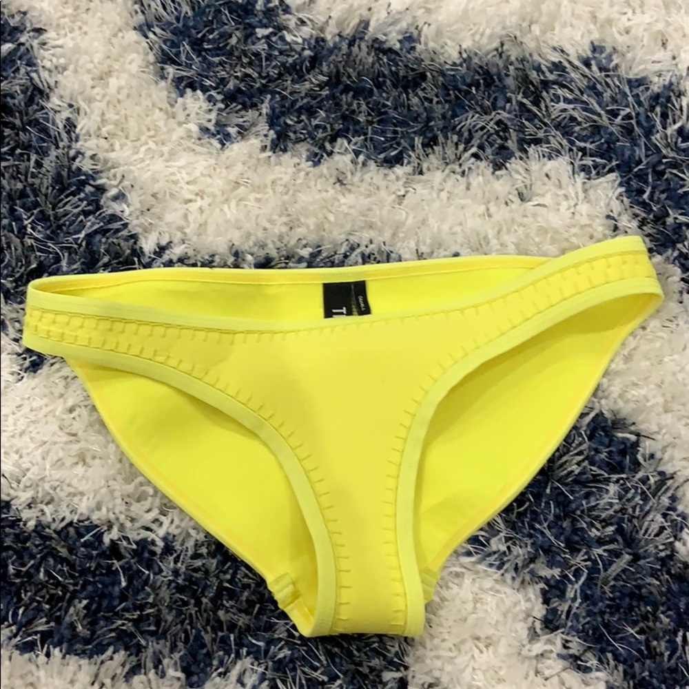 authentic triangl bottom